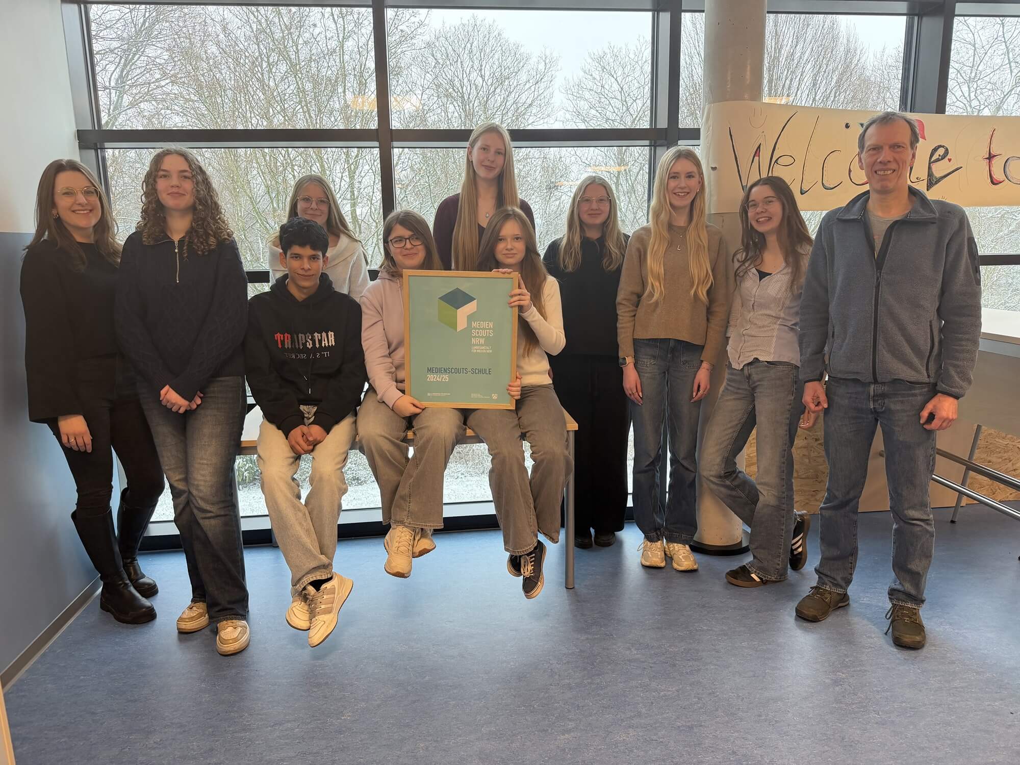 Die Medienscouts mit der Auszeichnung.